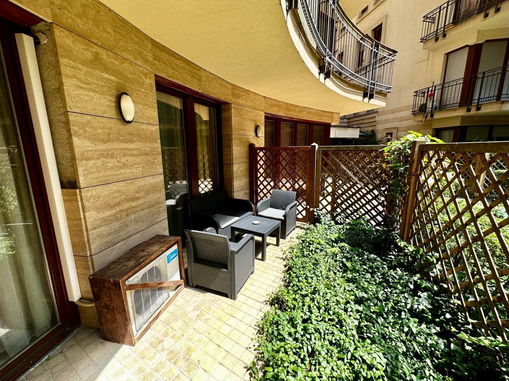 Leda Apartments Budapeste Exterior foto